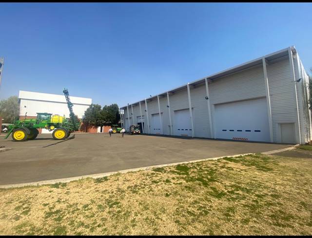 4,633M² WAREHOUSE FOR SALE IN HUGHES